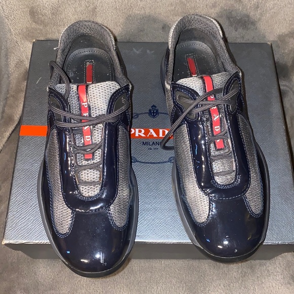 Pradas in mint condition, worth more now. Size 36 is 5.5Y in U.S. - Picture 5 of 11